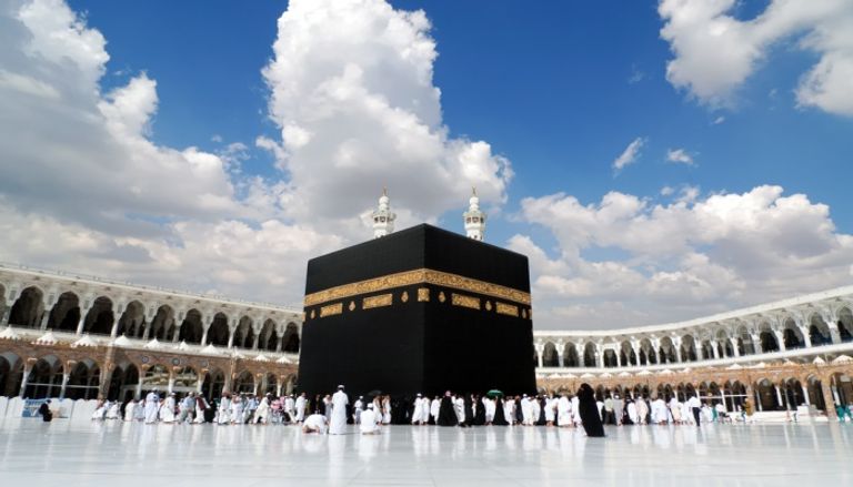 من الذي بنى الكعبة