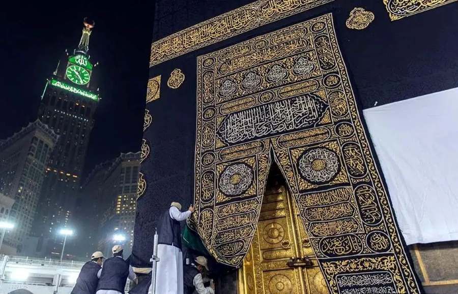 تفسير لمس الكعبة في المنام